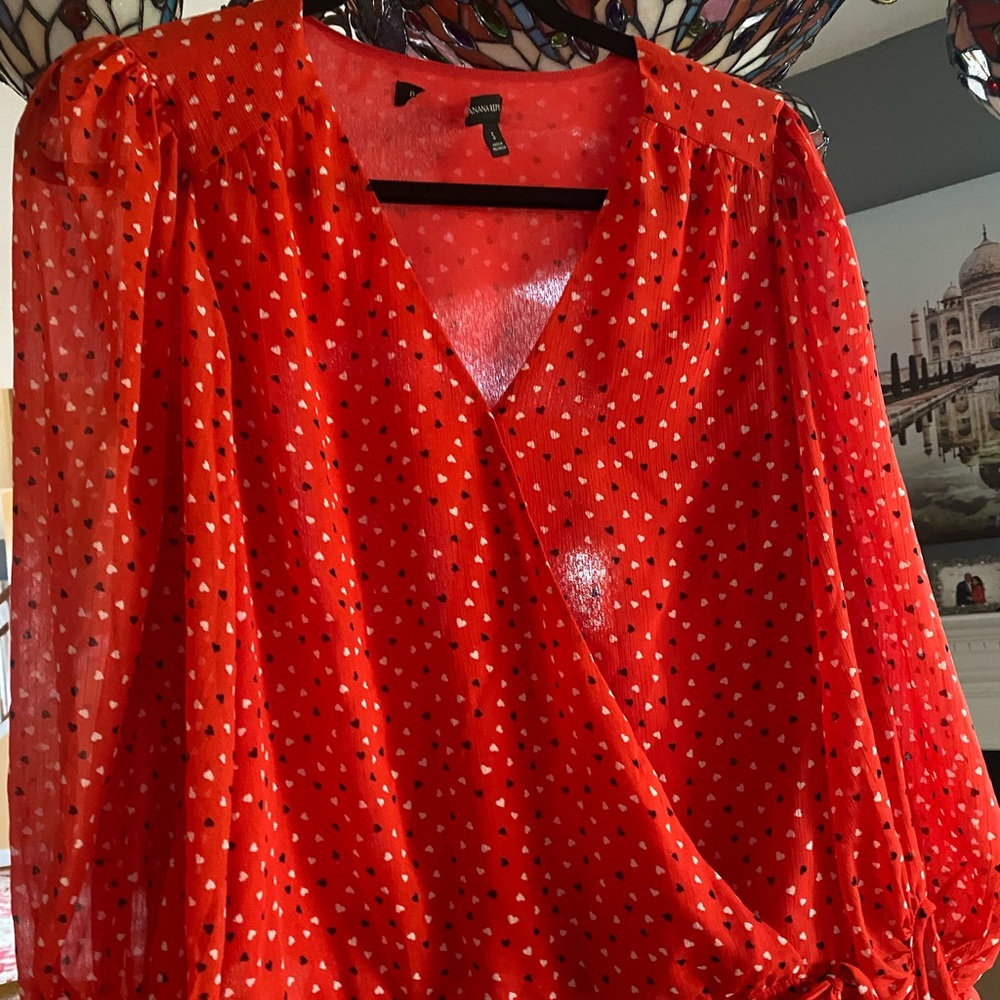 Banana republic blouse. Never worn. - Picture 1 of 2